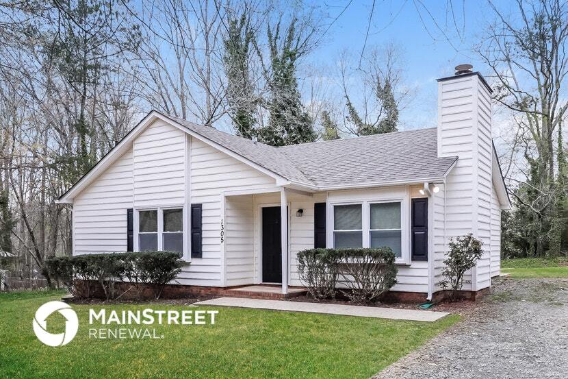 Building Photo - 1305 Sharon Dr
