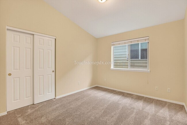 Building Photo - Freshly Updated 3BR Home in Beaverton