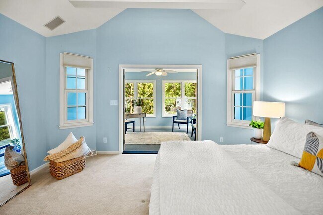 Building Photo - 5160 N Kent Ave