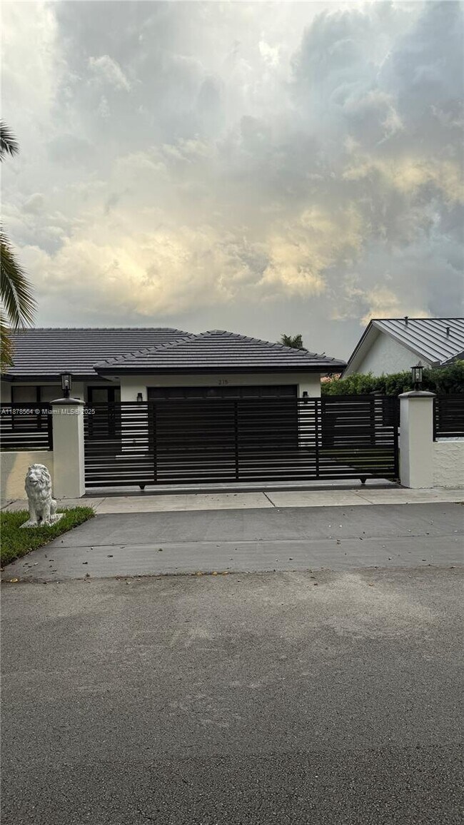 Building Photo - 215 NW 136th Ct