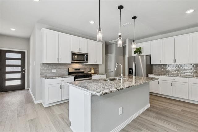 Building Photo - 716 Caraway Dr