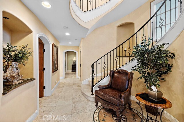 Building Photo - 900 E Balboa Blvd