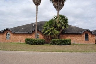Building Photo - 9 Kimberly Ln