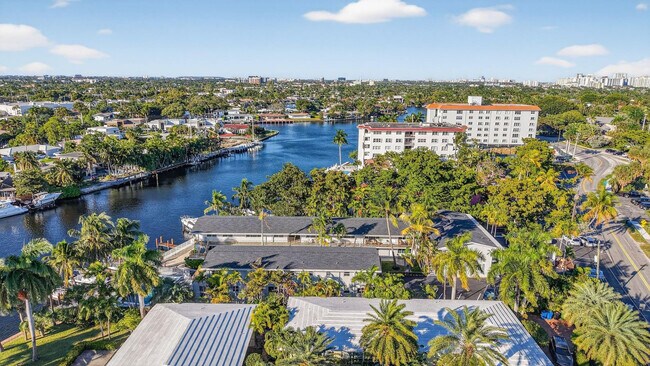 Building Photo - 1821 Middle River Dr