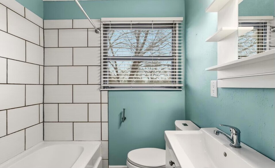 Building Photo - 5610 Frederick St