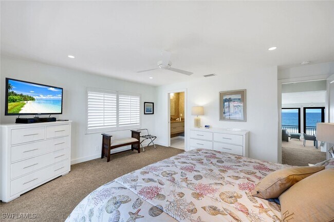 Building Photo - 2211 Gulf Shore Blvd N