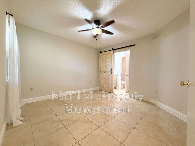 Building Photo - 12560 Equestrian Cir