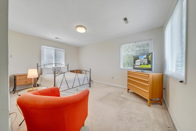 Building Photo - 504 Cedar Orchard Dr W