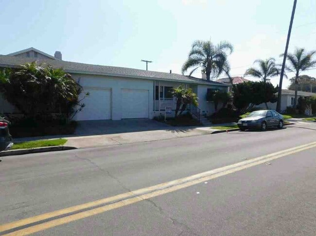 Primary Photo - 1318 Palm Ave