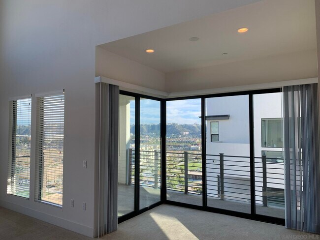 Building Photo - 8575 Aspect Dr