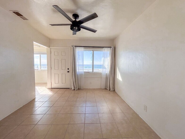 Building Photo - 408 S The Strand