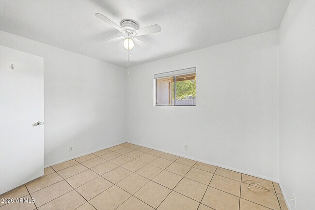 Building Photo - 2931 E Beck Ln
