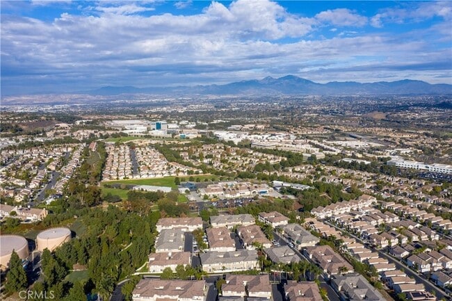 Building Photo - 17 Aurora