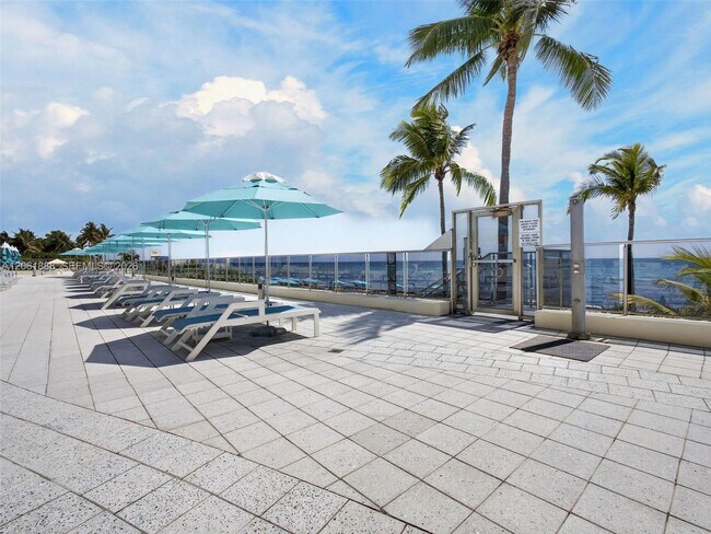 Building Photo - 2501 S Ocean Dr