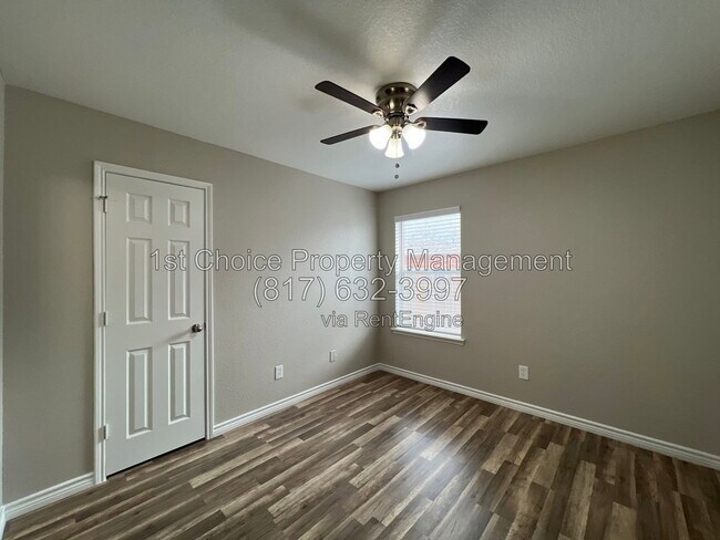 Building Photo - 405 Willow Vista Dr