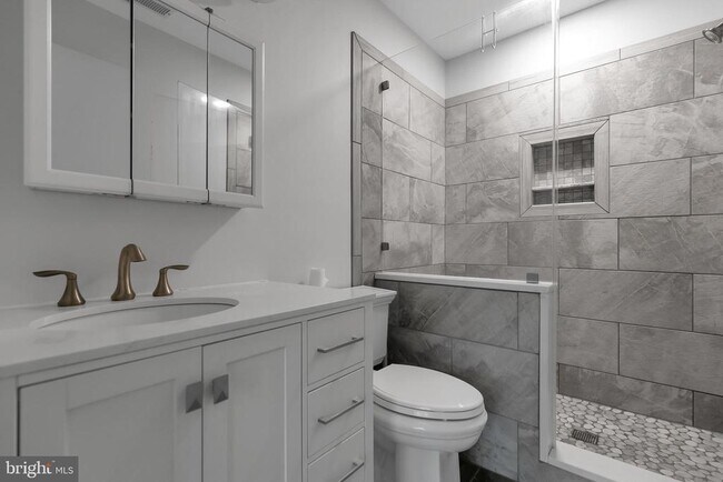 Building Photo - 5 Mill Run W