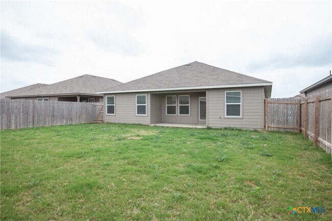 Building Photo - 2125 Silver Maple