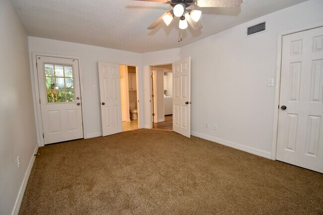 Building Photo - 3 Bed, 2 Bath Home in Ruston