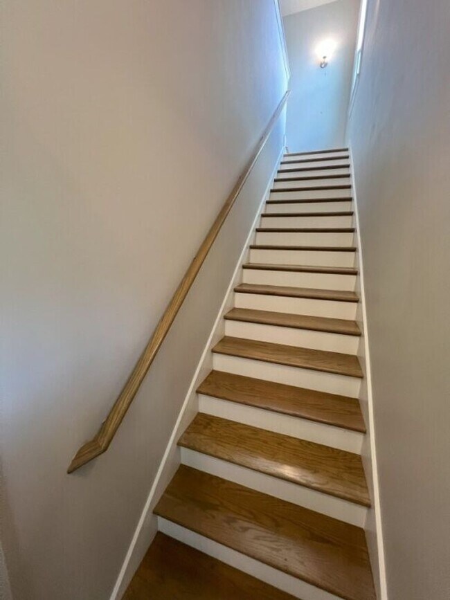 Building Photo - Beautiful 4-Bedroom Home in The Magnificen...