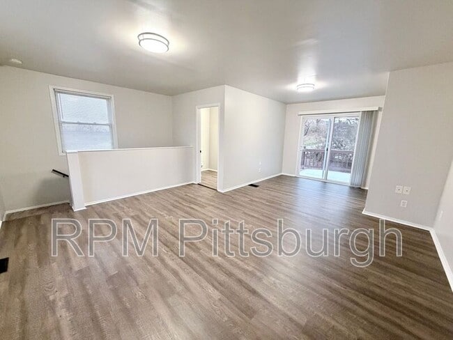 Building Photo - 2307 Monroeville Rd