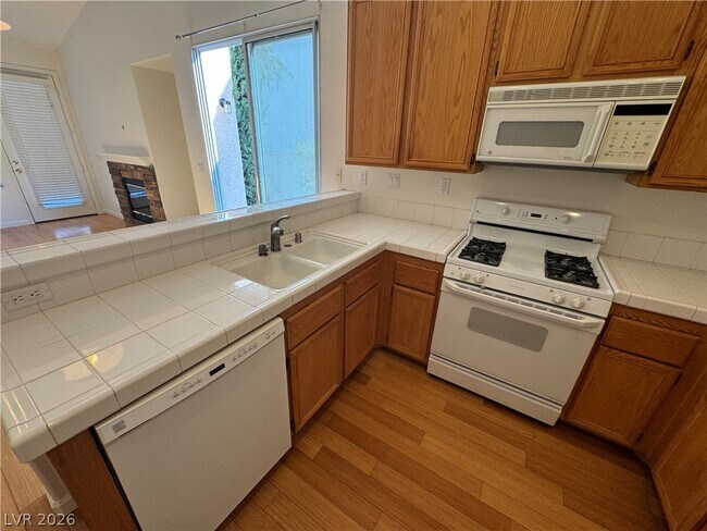 Building Photo - 1745 Park Mesa Ln