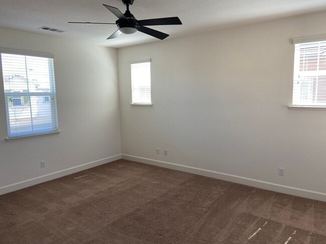 Building Photo - Turnstone Community off Iron Point & Prairie City. 4 Bdrm, 3 Bath - Walk to nature trails, park, ...
