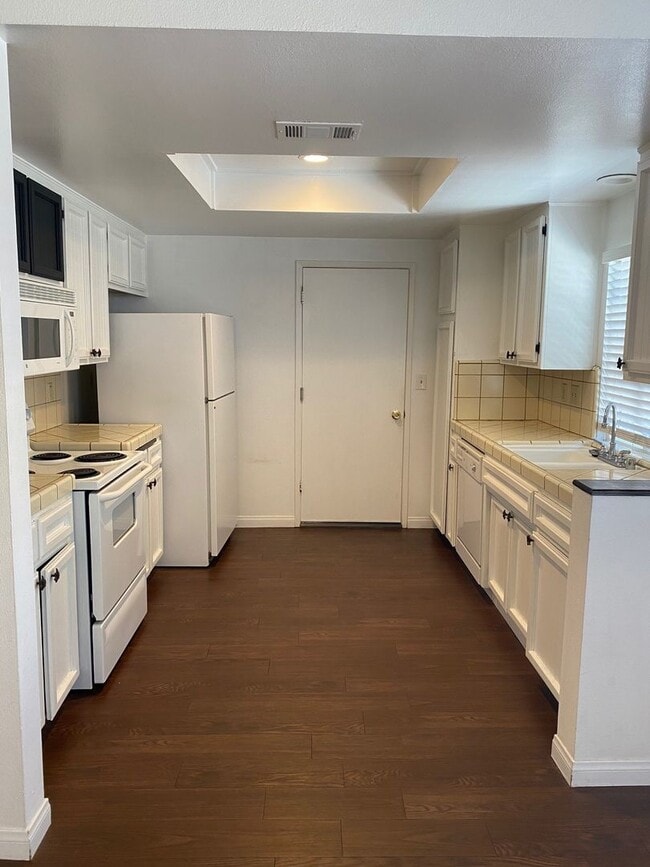 Building Photo - Ashe Rd