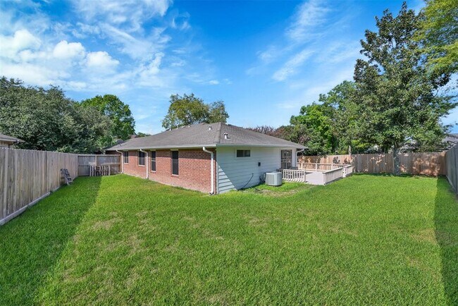 Building Photo - 10914 Waterview Cir