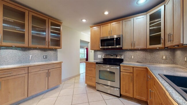 Building Photo - 31 S Tealwood Dr
