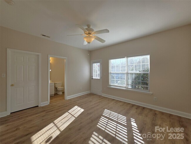 Building Photo - 10619 Trolley Run Dr