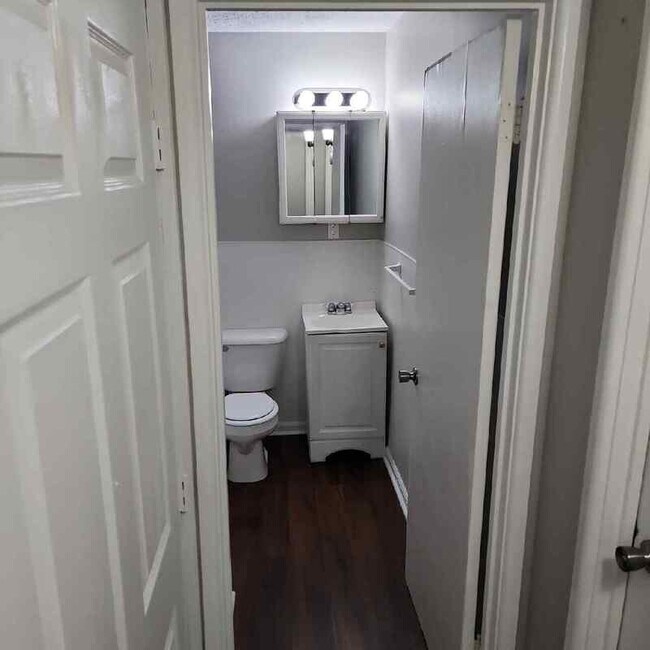 Building Photo - 4902 Saddlebrook Ln