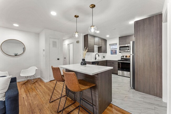 Building Photo - 1224 Jay St