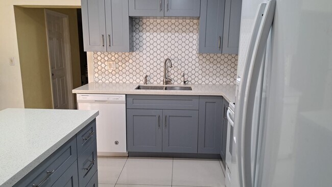 Building Photo - 13701 SW 84th St