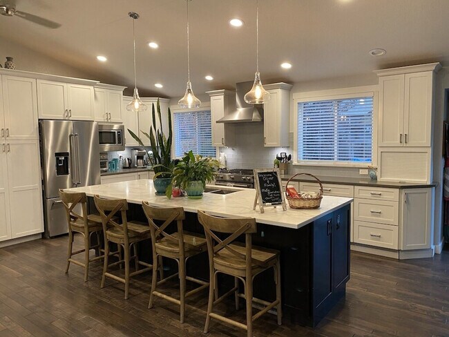 Building Photo - 3112 Rock Creek Dr