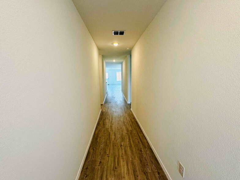 Building Photo - 5828 Crystal Water Wy