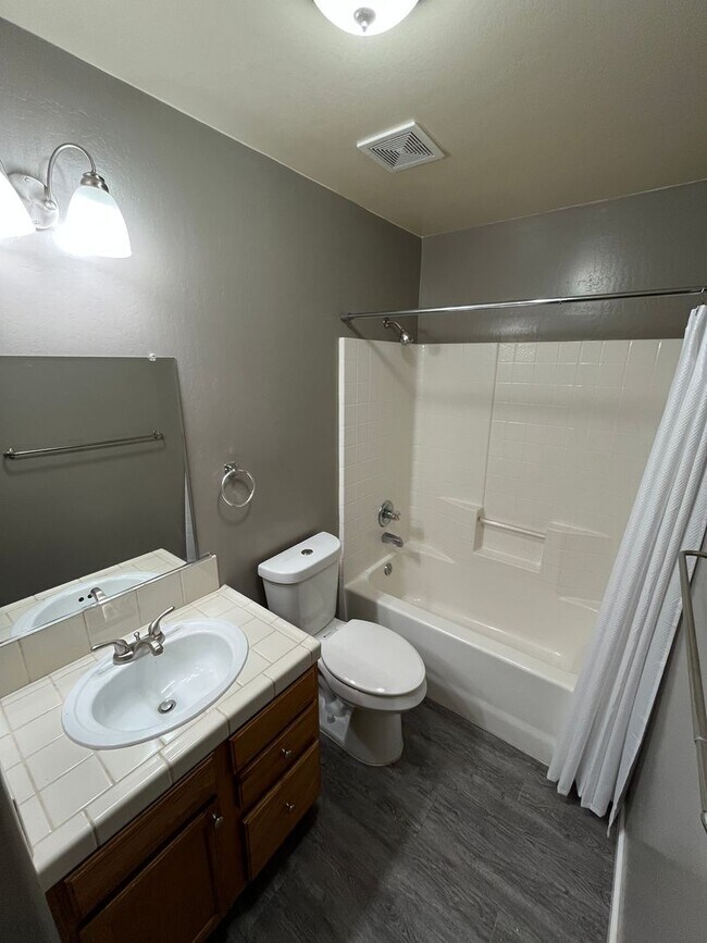 Building Photo - Wonderful Porterville Home Coming Soon!