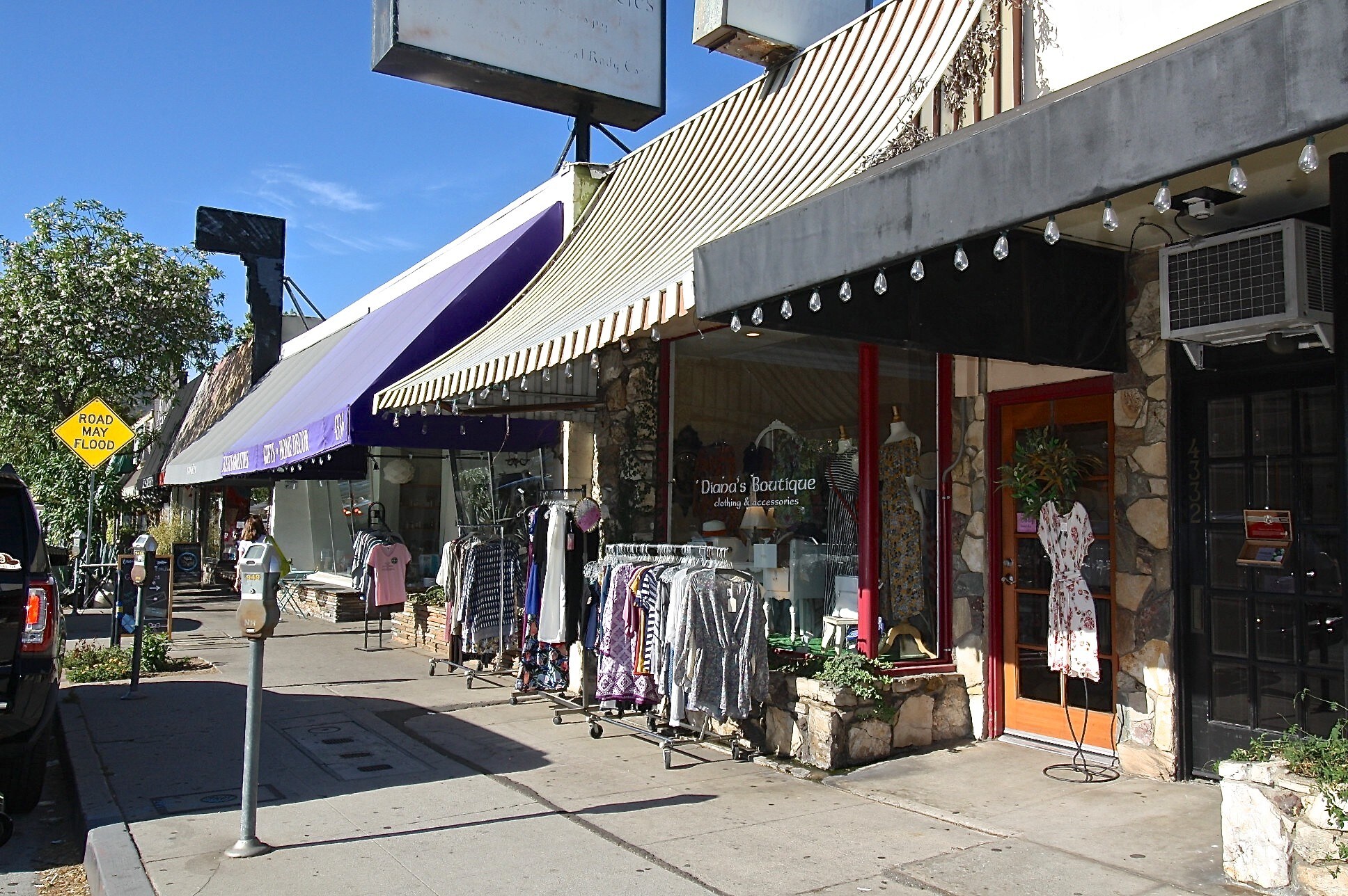 Building Photo - 11138 Aqua Vista St