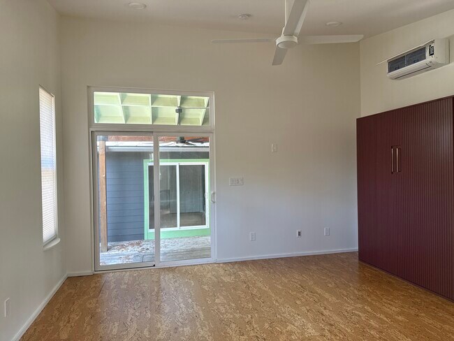 Building Photo - 6115 Felix Ave