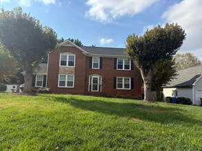 Building Photo - 1501 Worthington Pl