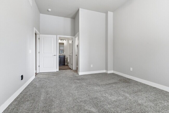 Building Photo - $1,640.95, 2-bed, 2-bath condo located in Aurora.