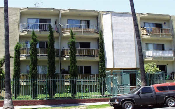 Building Photo - 3139 - 957 Menlo Ave.