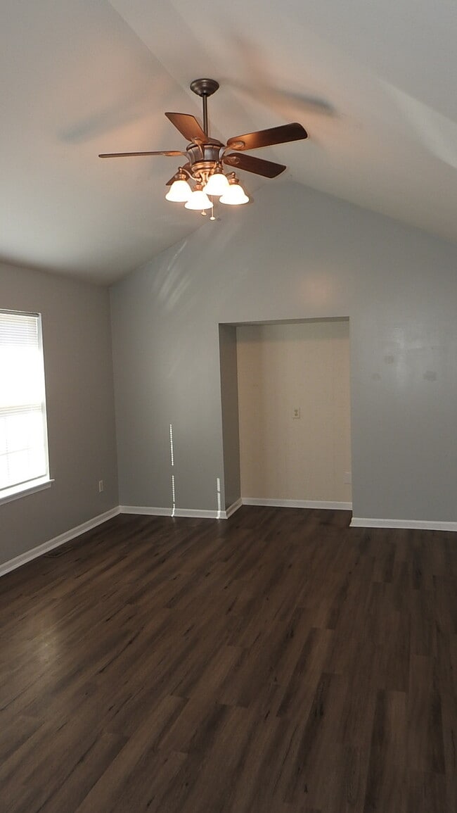 Building Photo - 3bed 2 full bath in Fort Osage Area