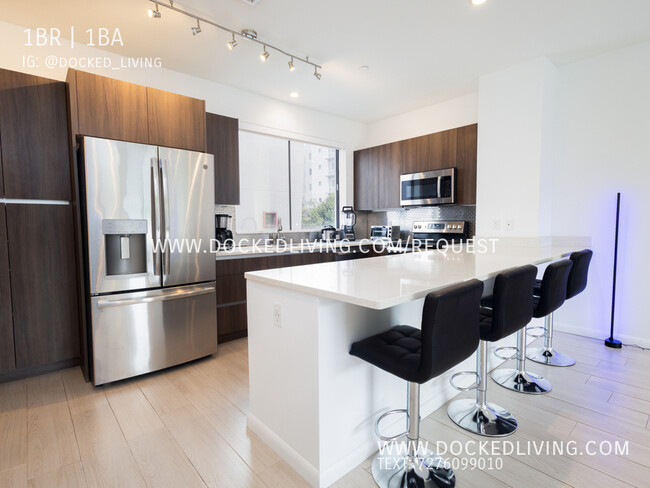 Building Photo - Luxury Co-Living at Fort Lauderdale. Premi...