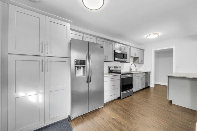 Building Photo - 358 Kepner Dr NE
