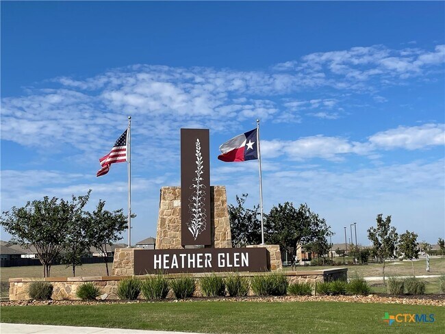 Building Photo - 522 Blue Stem Rd