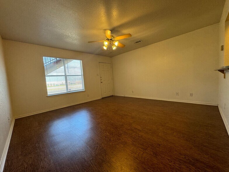 Building Photo - 411 E Central Texas Expy