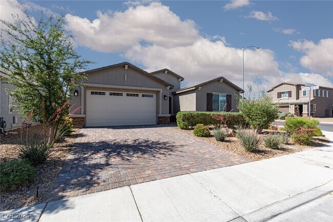 Primary Photo - 1639 Dire Wolf Ave