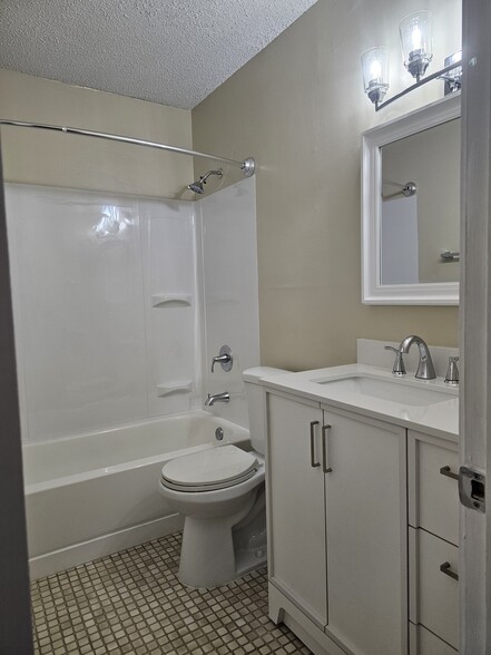 bathroom - 2811 Langley Ave