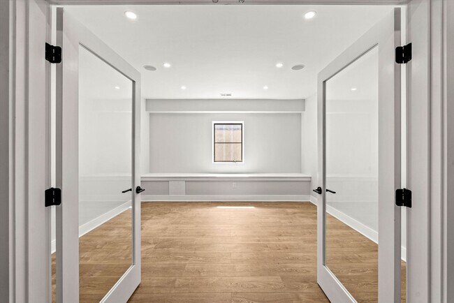 Building Photo - 93 Sevland Rd