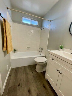 Building Photo - 6610 S Lakeshore Dr